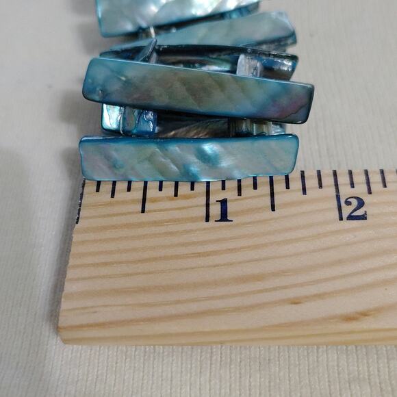 Blue Dyed Bar Shell Stretch Bracelet - Picture 5 of 5